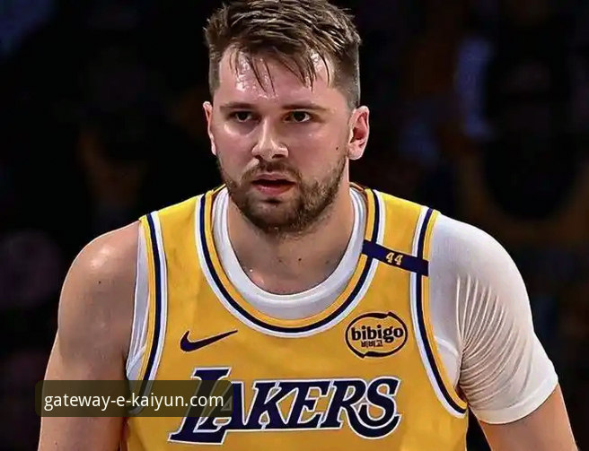 湖人队东契奇43分率队取胜，开云体育平台带来NBA赛事最新动态